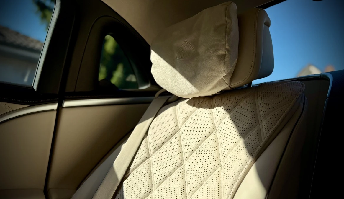 Mercedes-Maybach S-Klasse mit Chauffeur in Berlin